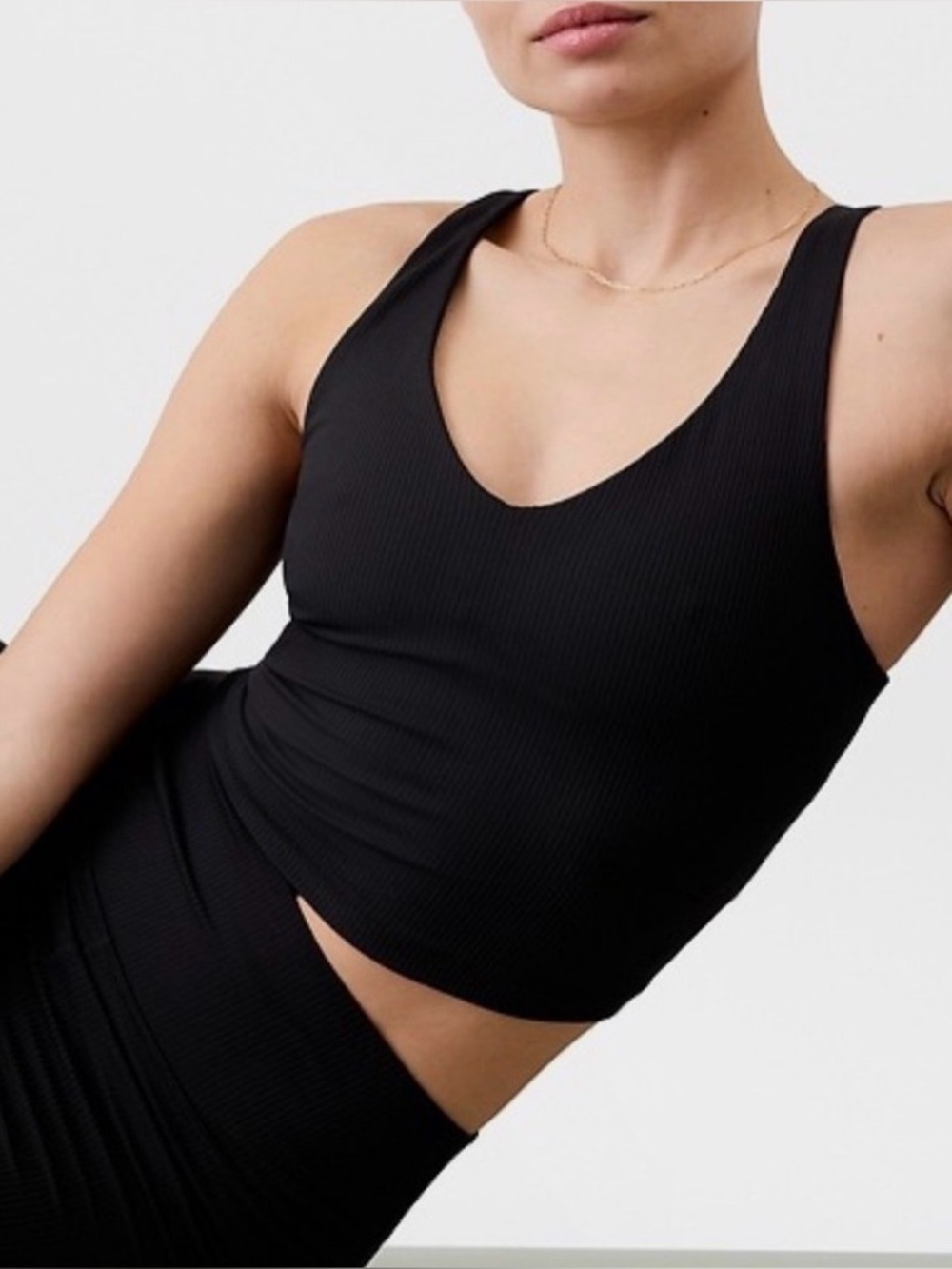 Athleta Aurora Seamless Crop Rib Tank in Black. Size L. Pristine Condition